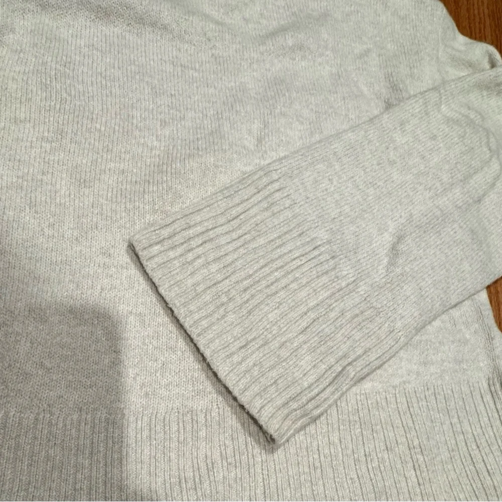 GAP SoftCash Relaxed Crew Neck White/ Wicker / Cream Sweater Small - Picture 5 of 5